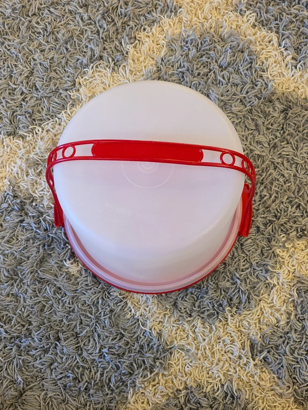 Tupperware Red-Accented White Cake Carrier with Secure Handle